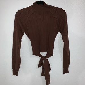 Women’s Long Sleeve Crop Top With Open Back